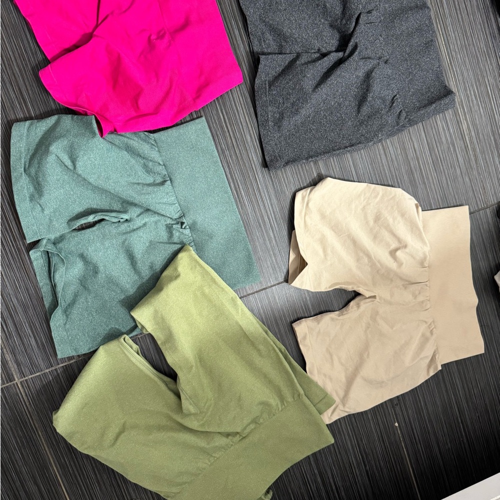 NVGTN Women's Vibrant Active Shorts and Leggings Bundle - Picture 10 of 10
